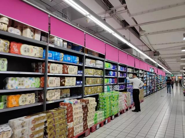 家乐福进入苏宁时代(苏宁版家乐福开张迎客)(9)