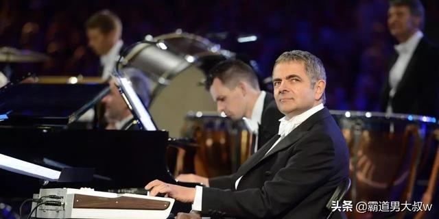 憨豆先生伦敦奥运会搞笑(憨豆先生演绎英式幽默--伦敦奥运会开幕式)(4)