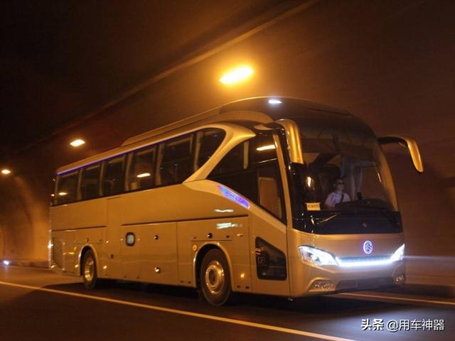 大巴车途中自燃如何处置(为什么大客车自燃总会造成重大伤亡)(7)