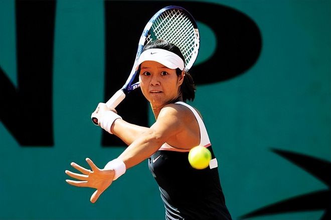 李娜网球个人资料，网球李娜是哪里人