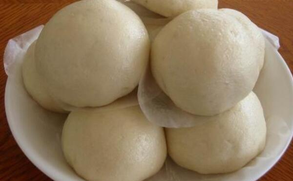 馒头没发起来怎么补救,加点酵母重新和面(静置半小时)