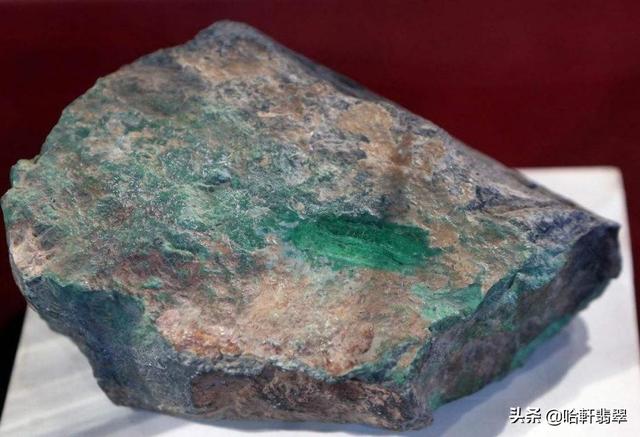 翡翠的原石毛料是什么（翡翠毛料原石是行家与行家的交易）(3)