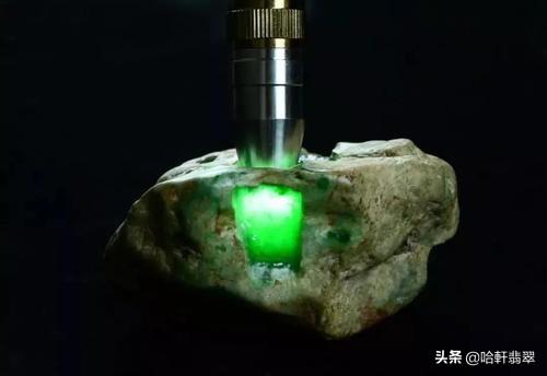 翡翠的原石毛料是什么（翡翠毛料原石是行家与行家的交易）(5)