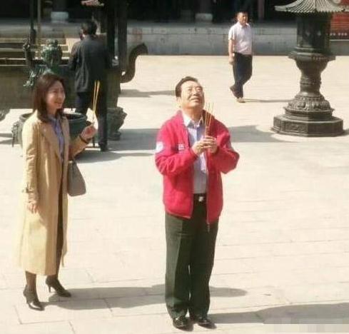 李双江年龄梦鸽年龄(为什么甘愿嫁给51岁的李双江)(18)